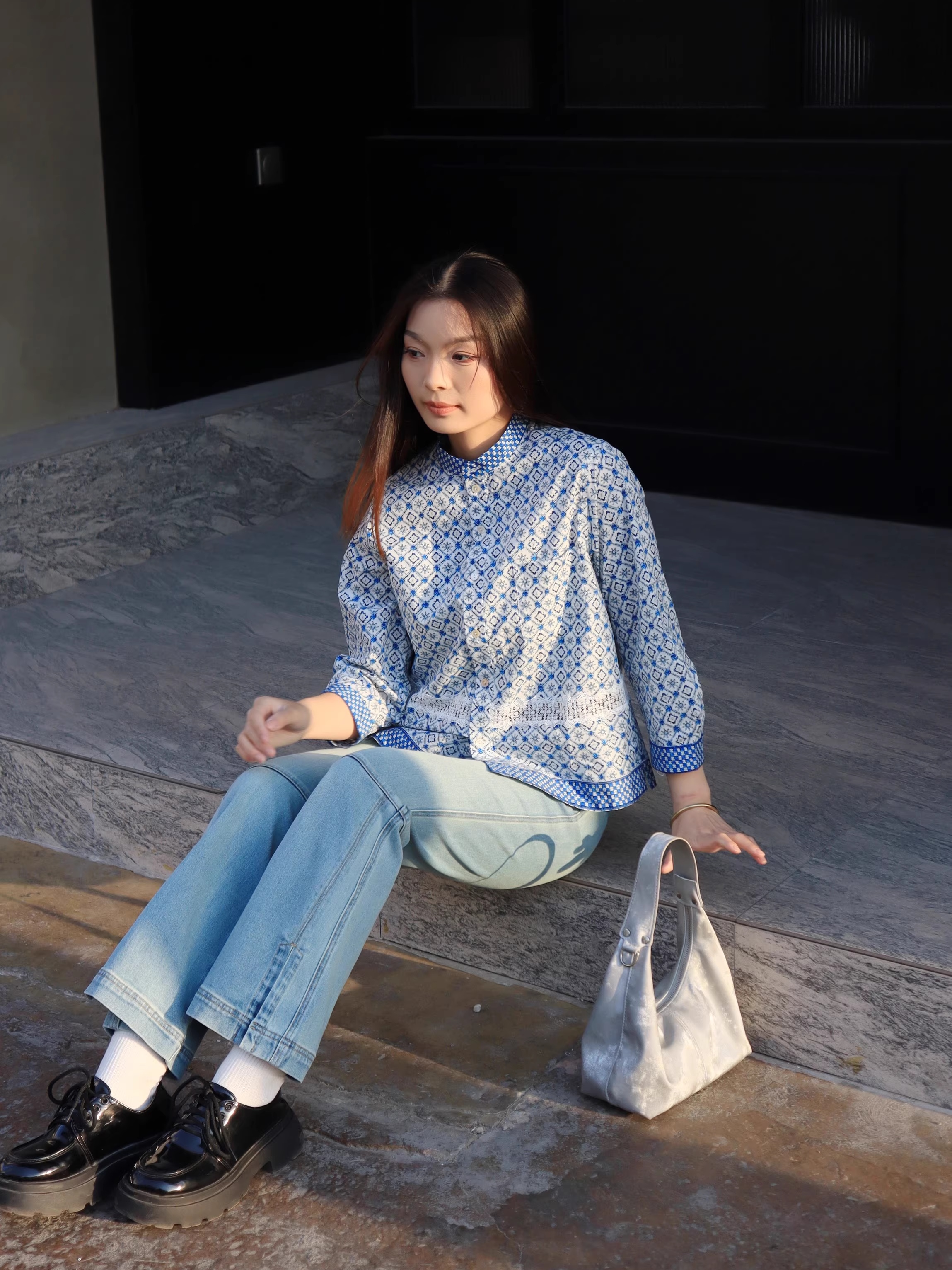 小立领系扣蕾丝拼接印花衬衫