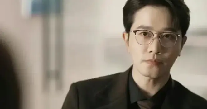 《许我向你看》韩述是毁了女主灿烂一生的强奸犯，他真是渣男吗？