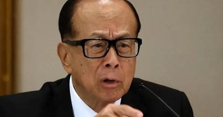 霍震霆没想到，不到48小时，李嘉诚再迎3大噩耗，个个戳他心窝