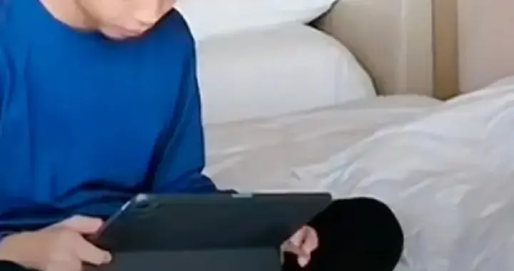 张兰操之过急，为让箖箖配合拍视频让孩子玩儿平板，汪小菲也不管