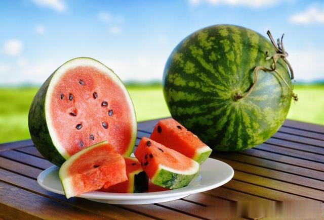 3种水果“伤脾”，孩子越吃越矮小，家长注意避开！