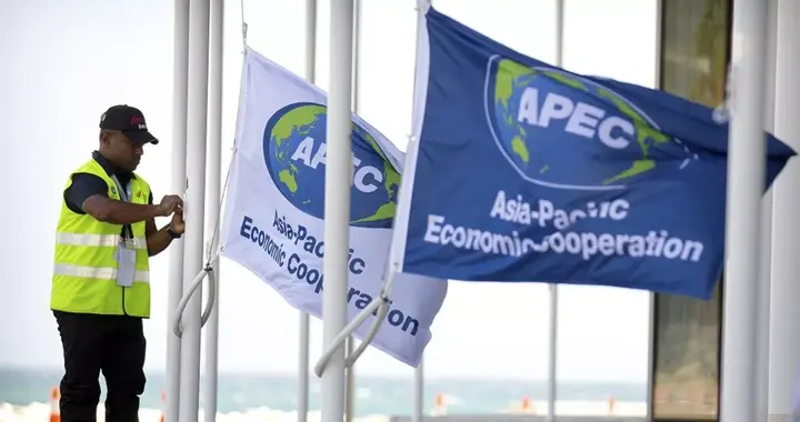 APEC会议还没开幕，普京对华第一个诉求公开，日本记者向中国提问