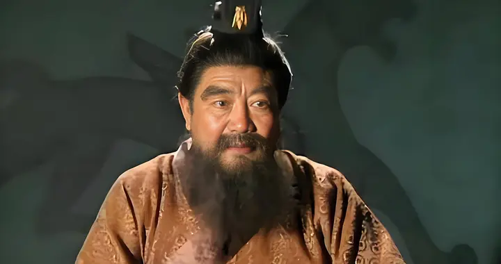 别小瞧袁绍，世族能上主桌，关键在他