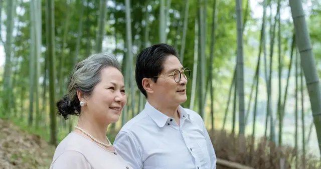 不想老也老了，不情愿也得接受：致每一个正在走向秋天的你