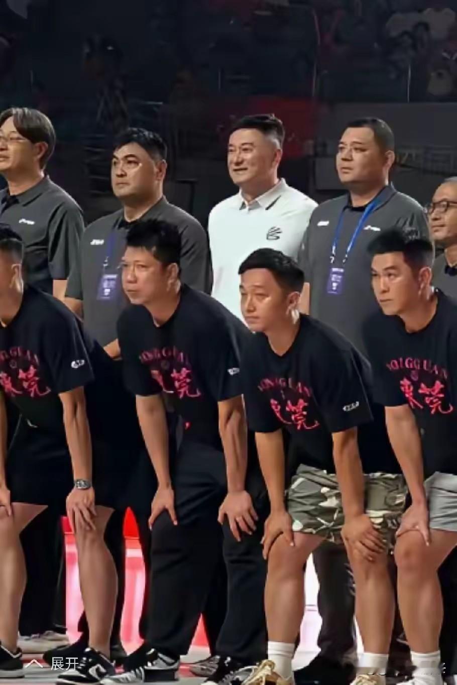 杜峰这回把粤BA搞得轰轰烈烈，万众瞩目，也是刻意而为之。把广东男篮带入...