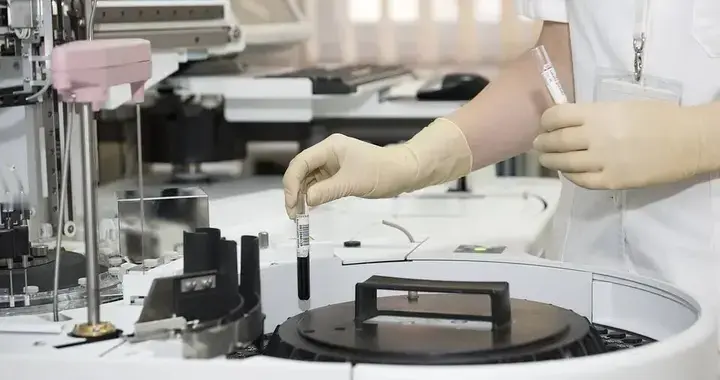 2025年已累计30多家三甲疯抢细胞治疗赛道，为什么？