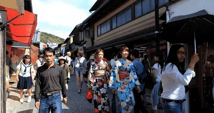 中国游客去日本，俄罗斯人却多了，背后真相让人意外。