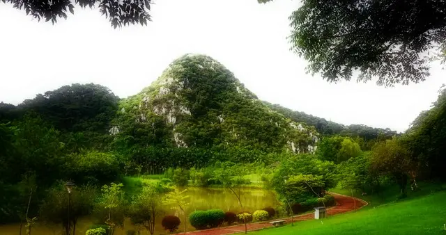 看民进党当局这副急吼吼的模样，真让人啼笑皆非。