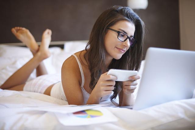 睡觉时手机千万不要放枕边？不是因为辐射，而是→