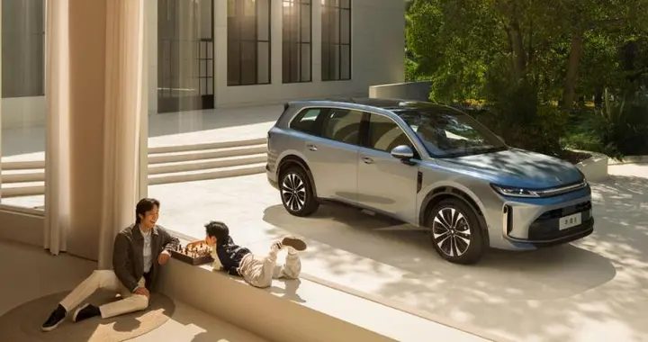 华境S首发亮相，上汽通用五菱杀入高端智能车市