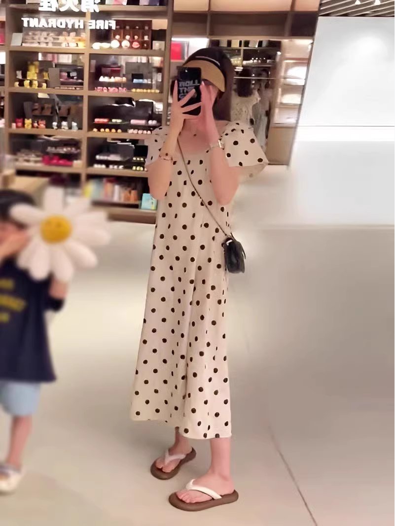白色波点连衣裙高端气质显瘦海边度假风裙子