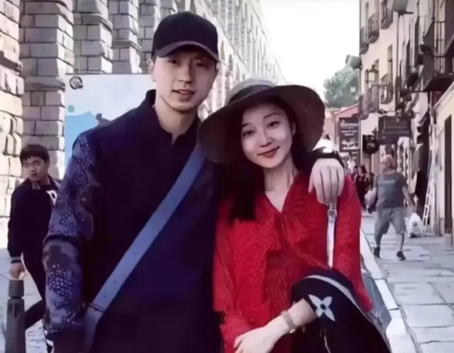 马龙：龙副主席开启国乒管理变革？龙嫂和儿子3人不开心幸福打折