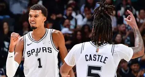 共同完成完整训练，文班亚马、卡斯尔快复出了