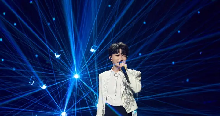 周深漂洋过海来看你舞台好治愈！陈楚生荒芜之境演唱会开票秒罄