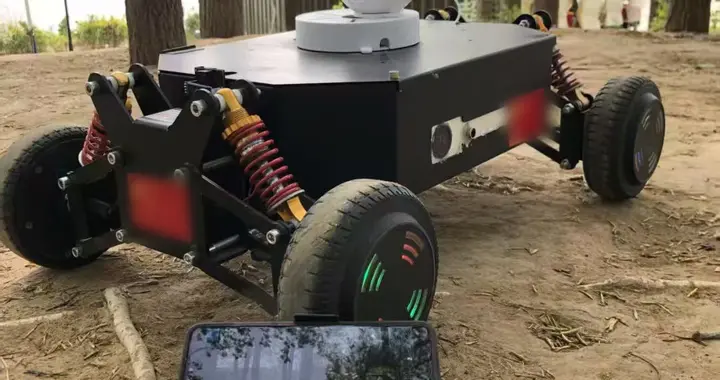 电诈洗钱新套路曝光，遥控车取现，老人成工具人。