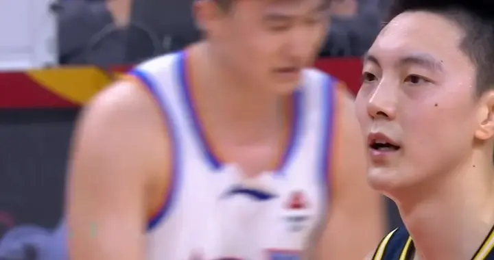 CBA：胡明轩13分四连胜，本土后卫23+12，萨姆纳39分大爆发