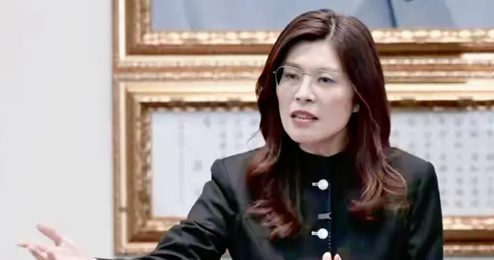 郑丽文说“翻篇”，可1.25万亿军购保护费，国民党凭什么不敢拦？