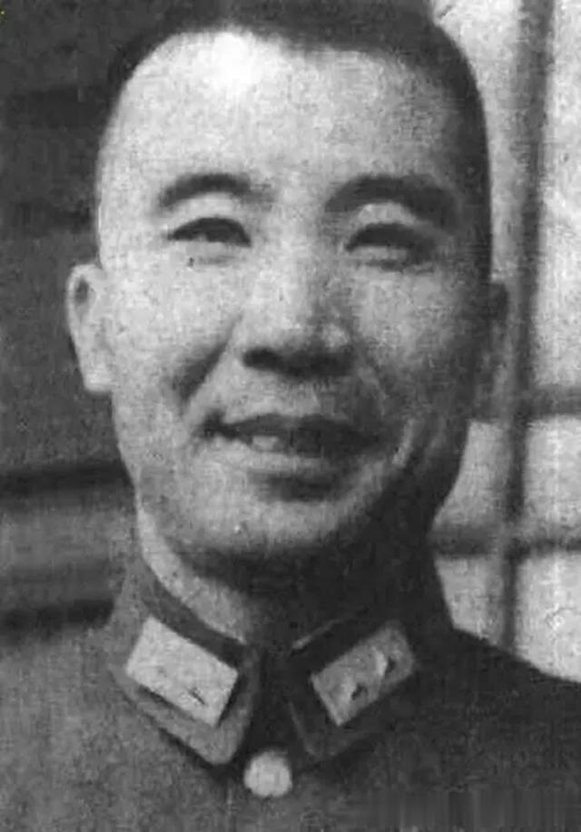 旅长升师长，王耀武送三份大礼解决，俞飞鹏：王佐民真是个人才