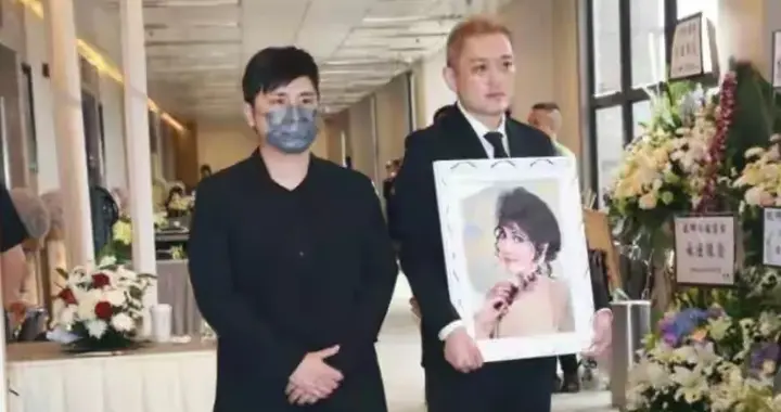 81岁李家鼎送别施明悲伤失声，与小儿子全程克制，拒绝参加解秽宴