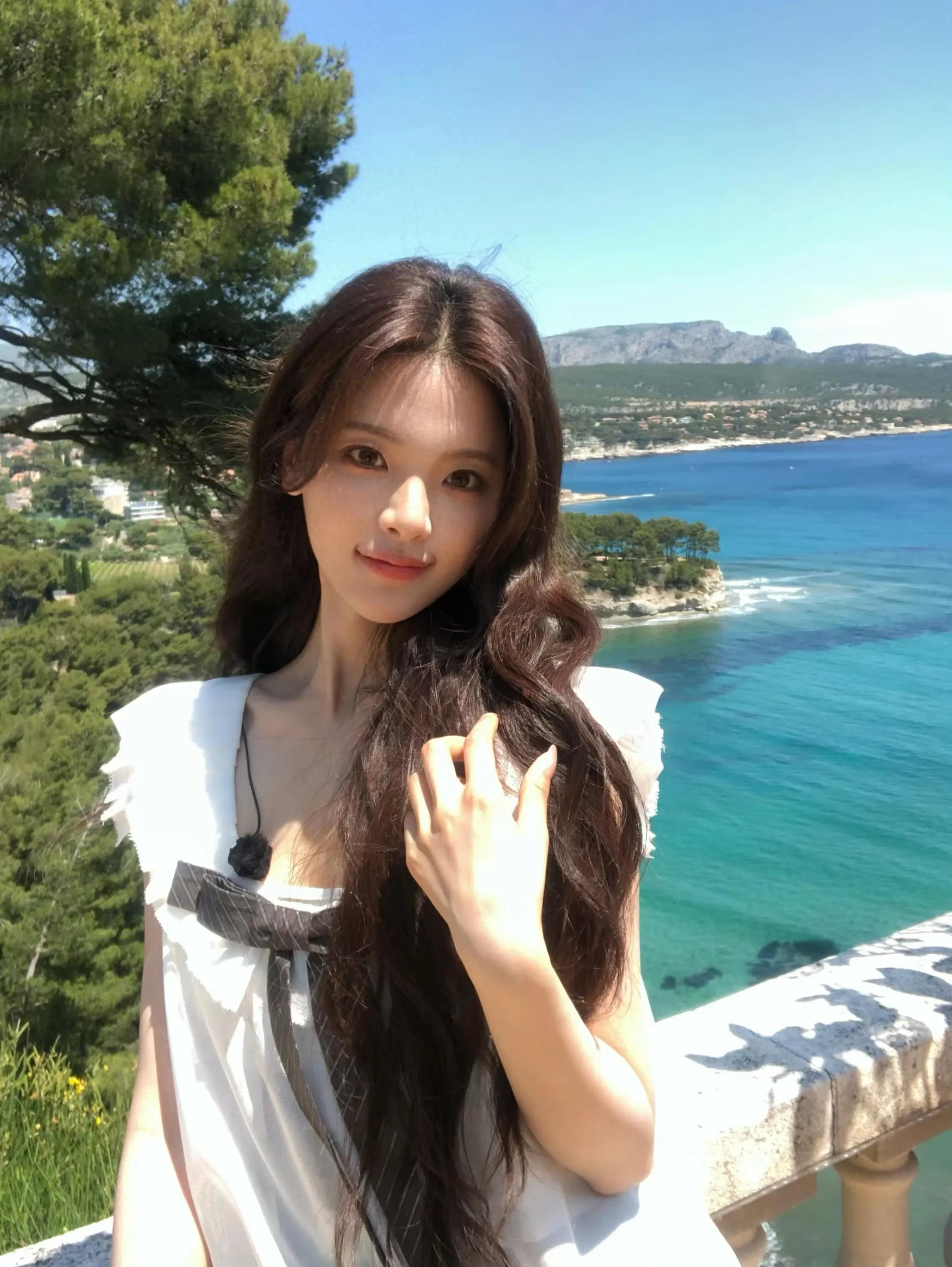 明星美图分享——杨超越，美得如此轻易。