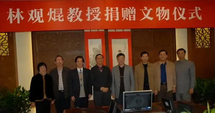 她曾被称为“国母”，48岁与丈夫离婚不离家，86岁在澳门病逝