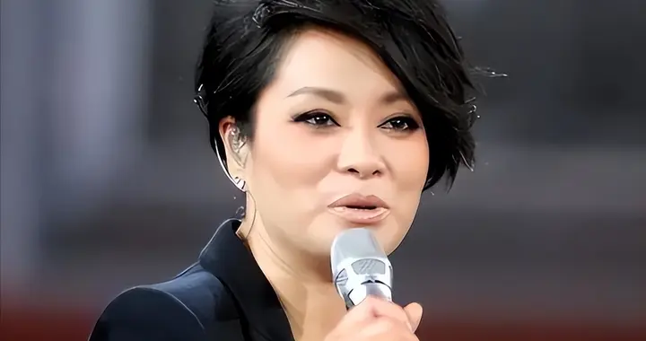 放弃争夺260亿遗产，带着女儿远走美国，现在才知道她有多清醒