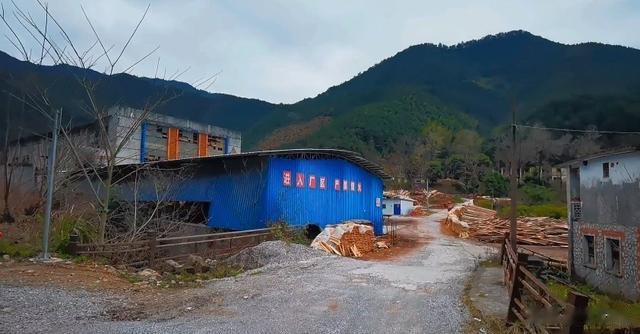 可叹啊！广东废弃军工厂，年产航弹2万发，5000人军工城变空城