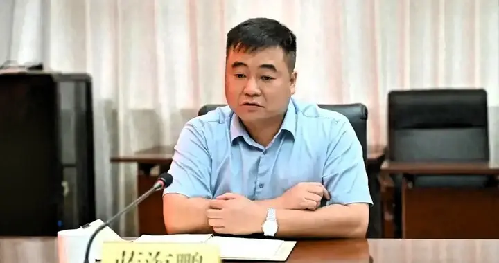 蓝海鹏被查：从镇书记到县长，一路升迁终落马。​宦海浮沉终翻船！