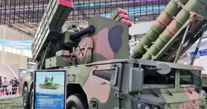 中国造FK-2000现身巴林 罩着美军基地