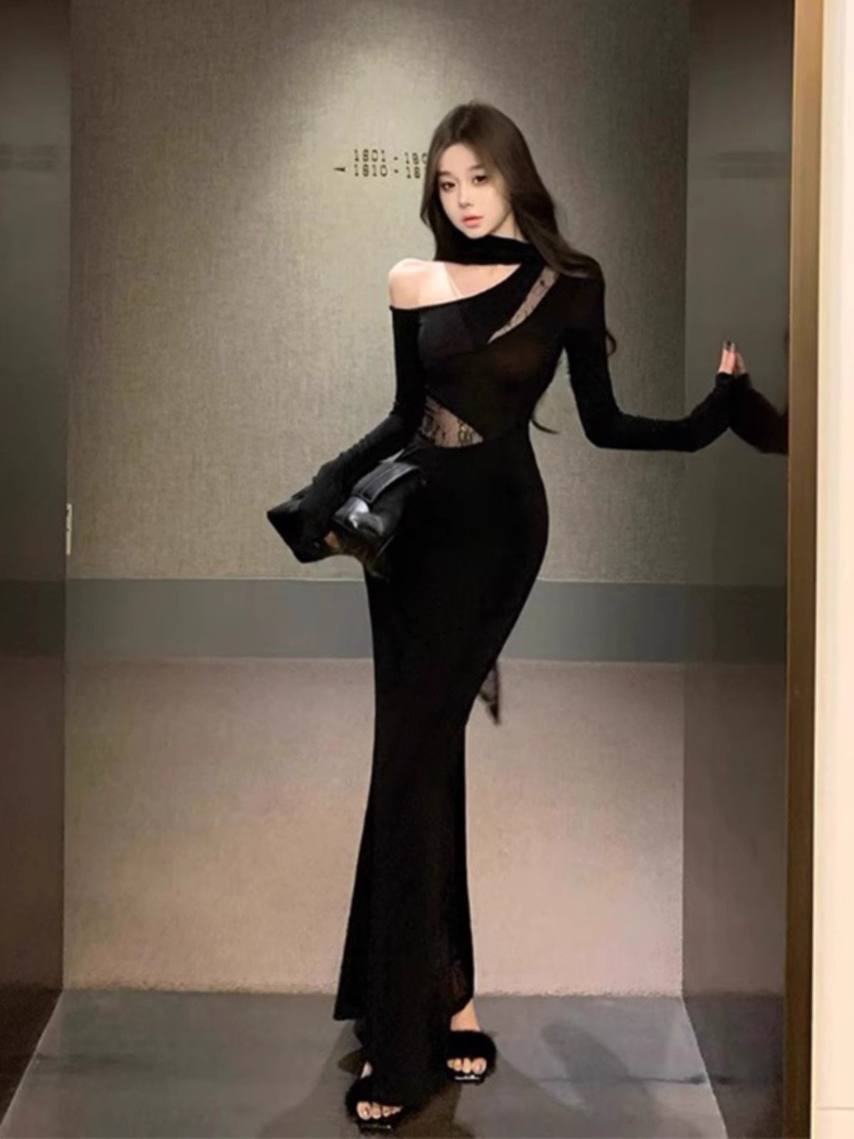 纯欲性感黑色蕾丝拼接露肩连衣裙女冬季内搭