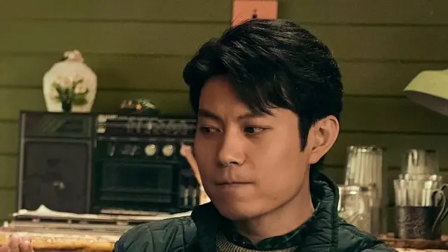 《“成家”招牌定格，情谊新程共谱岁月华章》