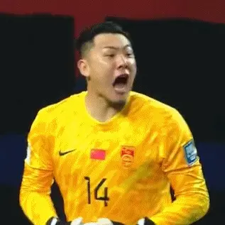 球场慢镜头：方昊彻底废了！  终于理解王