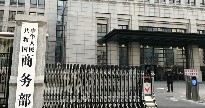 特朗普没想到，中方出手这么快，不到两天五箭齐发，专打美国痛点