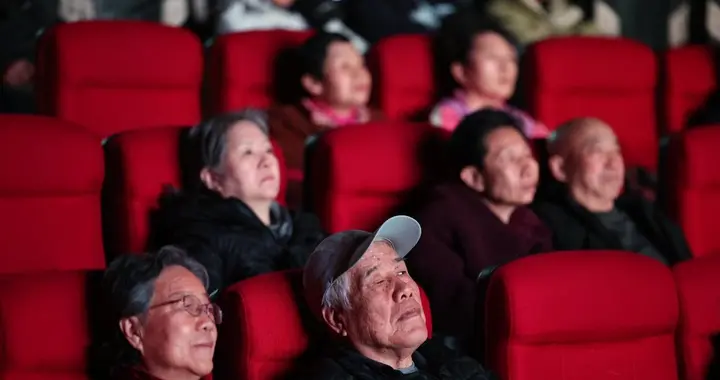 中传狠砍16个专业，廖祥忠敲警钟：AI时代你的专业正在被“清退”