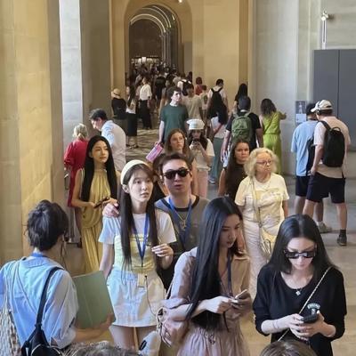 彩虹吃瓜娱乐：懒懒太能忍了，王思聪带5个