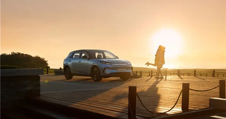 私人保镖随身护？极狐T1云端AI系统提前3天预警故障