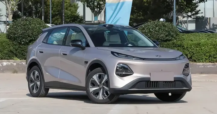 轴距2735mm大空间，长安启源Q05限时专供价