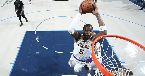 宁可用第三中锋也不给他机会，湖人对于艾顿的使用明显存在问题？