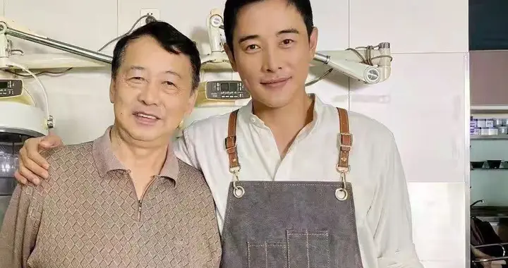 唐嫣现身公公追悼会！夫妻俩站门口迎宾，罗晋经纪人曝照粉碎婚变