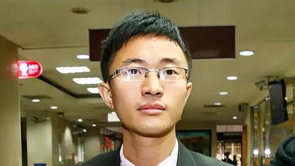 观时闲评：台湾新党副秘书长侯汉廷到机场迎