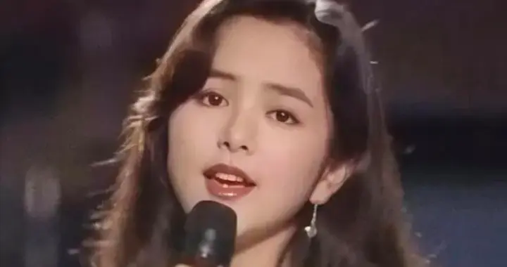 巅峰玉女嫁豪门，被曝"性欲太强"毁星途，53岁现状曝光，全网唏嘘