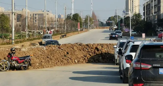 防止大规模返乡滞乡，如果有活干谁会躺平？