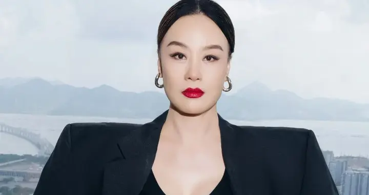 邬君梅60岁生日含泪追忆亡夫：30年姻缘刻骨铭心