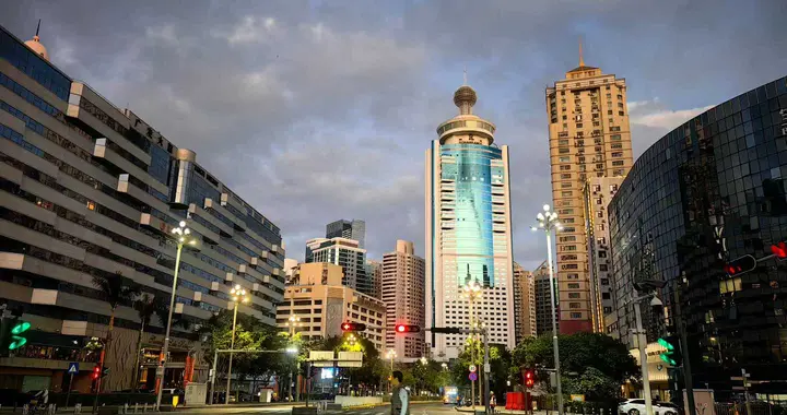 别神化，别盲从：当人生选择被流量裹挟，我们该清醒了