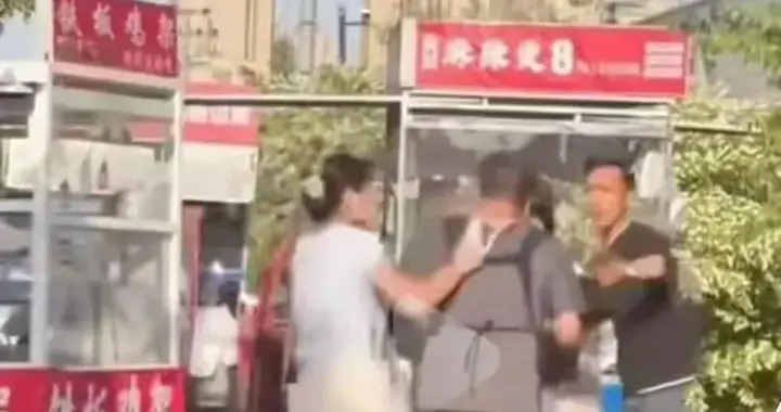 安徽二十七岁女人内裤套在男人头上，身体如裸露有经血数罪并罚