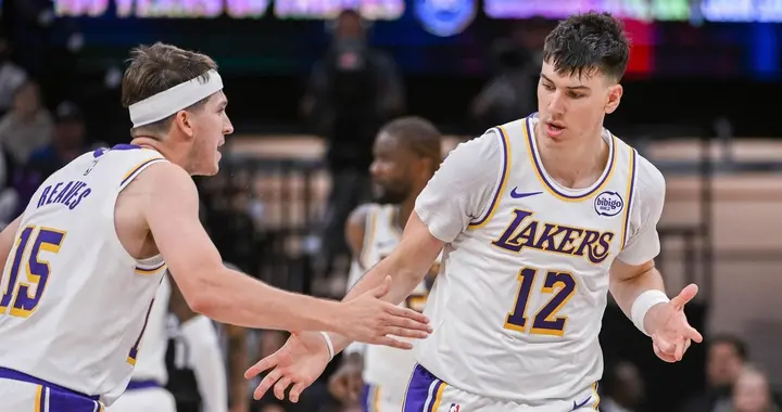 新援空篮被帽，里夫斯错失3双，历史仅8人拿过50+3双，哈登5次