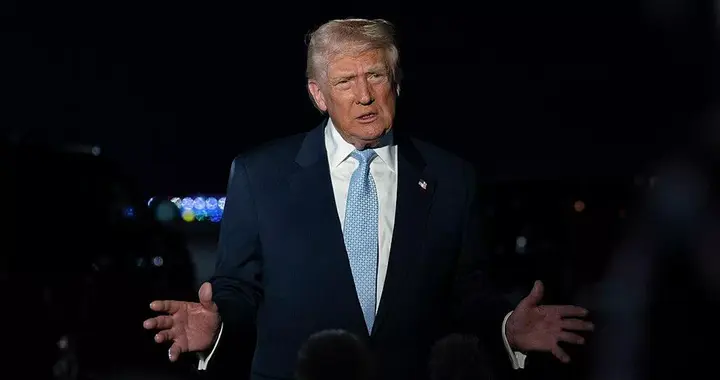 特朗普宣布，中美达成一个大交易，美联储已降息，中国开始囤黄金