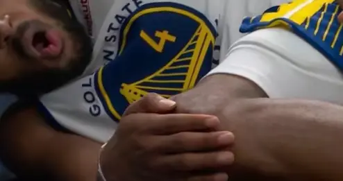 当膝盖决定"罢工"：摩西-穆迪受伤事件的幽默分析