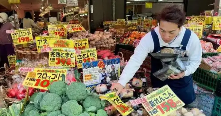上千家日本企业破产！老百姓不敢吃饭、不敢花钱，消费陷入死循环