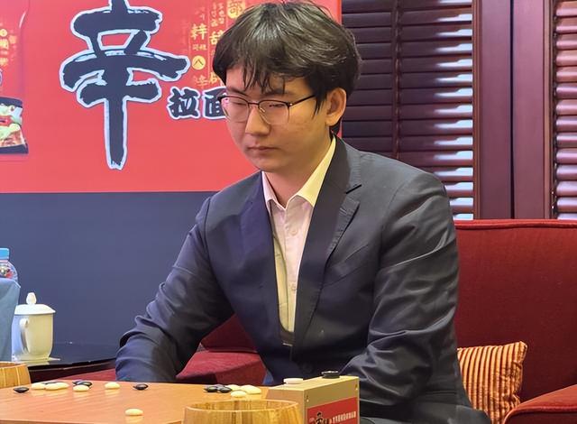 中国围棋协会，公布等级分！苦心人天不负，丁浩决战申真谞！